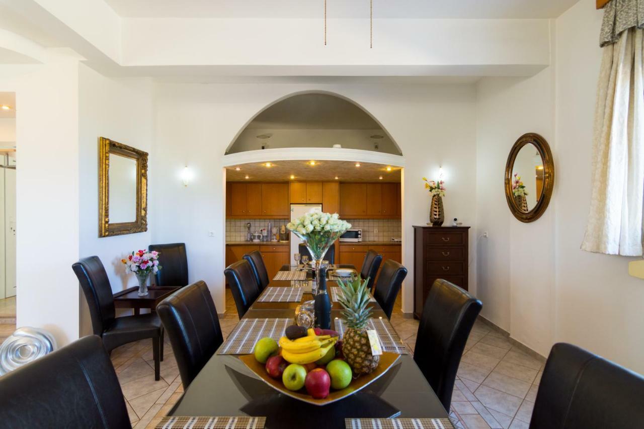 Aris Palace Elia  Luaran gambar