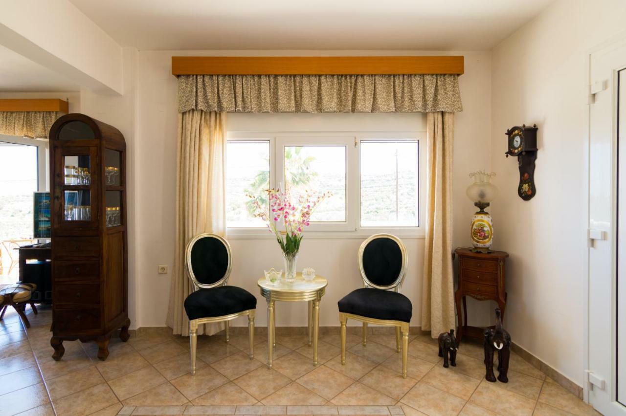 Aris Palace Elia  Luaran gambar
